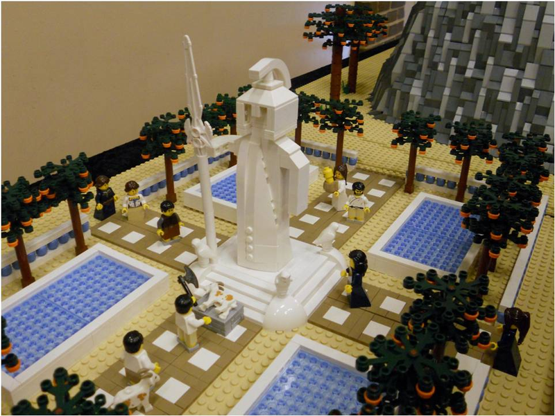 Illustration for article titled Gigantic 7.5 x 9-foot Greek Legopolis took 10 months to build